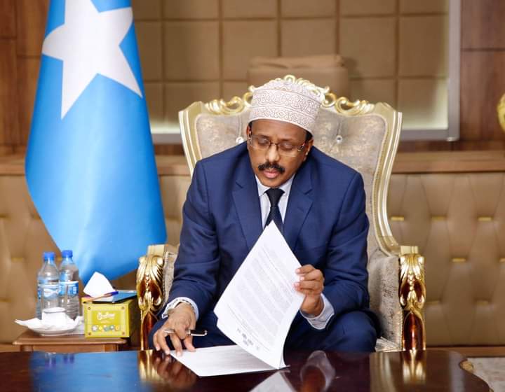 , الرئيس الصومالي يوقع على قانون الصحافة المعدل