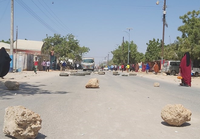 , مظاهرات عارمة في بوساسو وغالكايو رفضا لقرار منع استخدام الشلن الصومالي