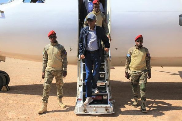 , رئيس ولاية جنوب غرب الصومال يصل إلى مدينة حدر المحاصرة من حركة الشباب