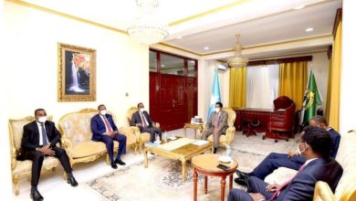الرئيس الصومالي يرأس اجتماع تمهيدي للمؤتمر التشاوري حول الانتخابات في مقديشو بغياب ولايتي جوبالاند وبونتلاند