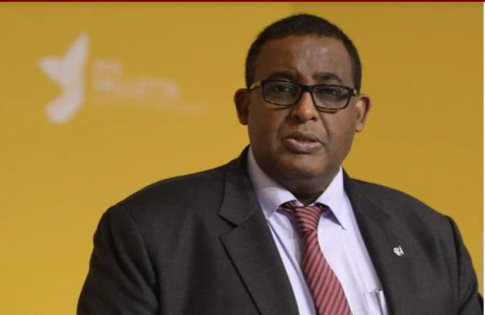 , مسئول صومالي سابق يحذر من جر البلاد إلى الفوضى