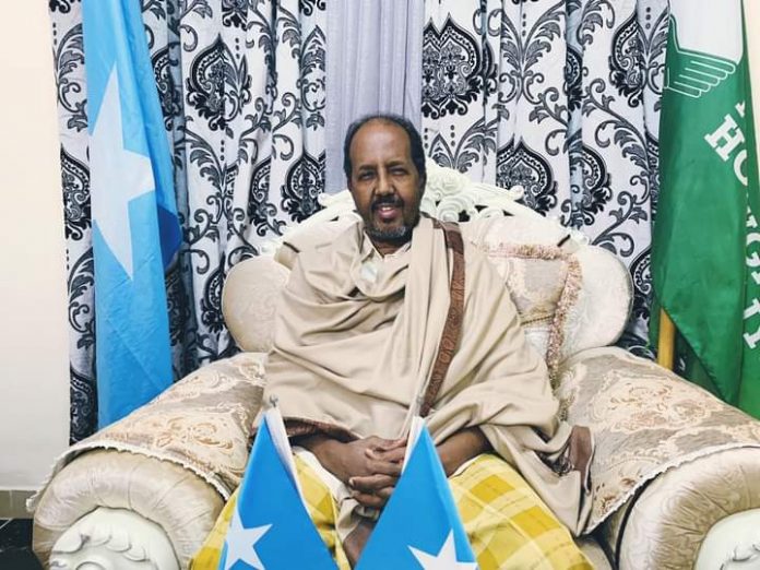 , الرئيس الصومالي السابق يرحب بجهود رئيس الوزراء لإجراء الإنتخابات