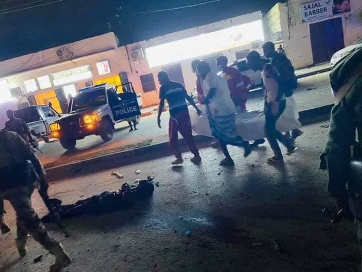 , مصادر أمنية تؤكد مقتل قائدين بارزين في الشرطة في تفجير مقديشو وتم بسيارة مفخخة &#8220;صور&#8221;