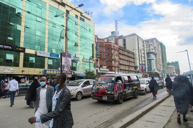 , احتدام الخلاف الدبلوماسي بين كينيا والصومال يكبد تجار القات خسائر كبيرة