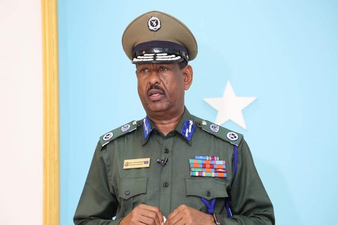, بعد التحذير الأمريكي.. قائد الشرطة يوجه أجهزة الأمن في الصومال بعدم الانخراط في السياسية