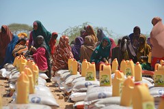 , بعثة الاتحاد الإفريقي تقدم مساعدات انسانية لسكان بلدوين وسط الصومال