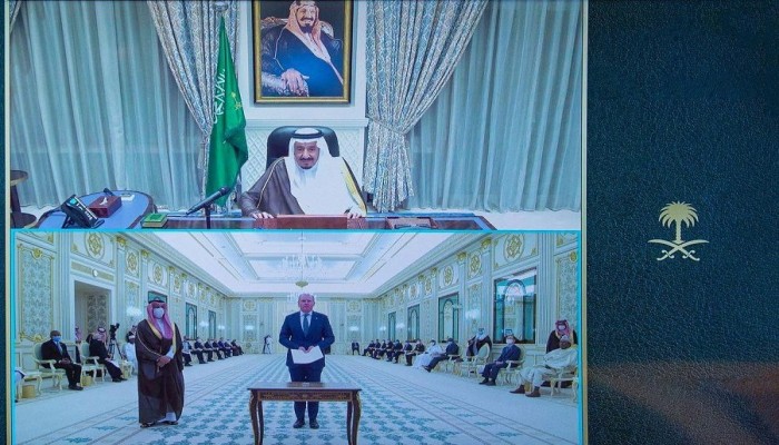 , الملك سلمان يستقبل أوراق اعتماد 29 سفيرا لدى السعودية بينهم سفير الصومال