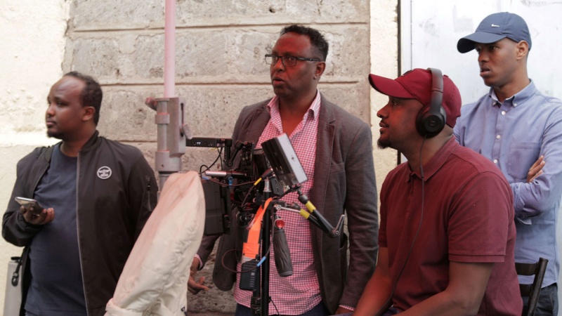 , صوماليون يحلمون بعودة السينما إنتاجا وفرجة &#8220;شباب موهوبون يعيدون صناعة السينما في بلد مزقته الحروب والفوضى&#8221;