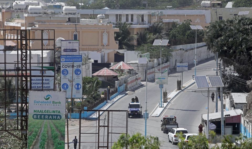 , الصومال.. تحذيرات من هجمات إرهابية جديدة في مقديشو وانتشار مكثف للقوات الأفريقية بالقصر الرئاسي