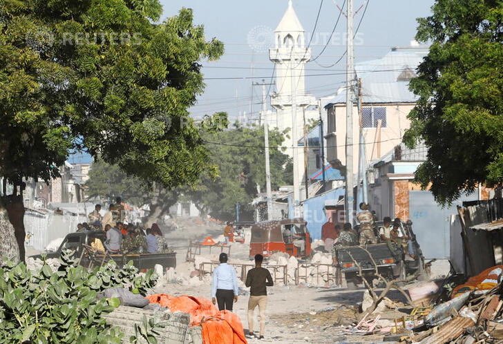 , تحركات عسكرية مريبة في مقديشو ووزير الدفاع يمنع الجيش من تنفيذ تعليمات فرماجو وقوات الإنقاذ الوطني تتوعد باعتقال رئيس الصومال &#8220;صور&#8221;