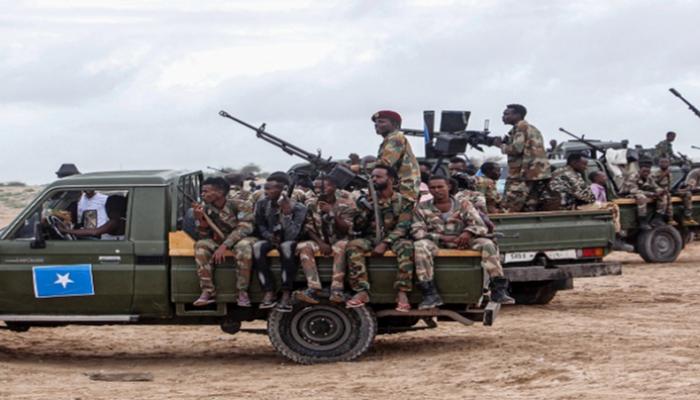 , حركه الشباب تهاجم قاعدة عسكرية جنوب الصومال والجيش يتصدى لها ويكبدها خسائر كبيرة 
