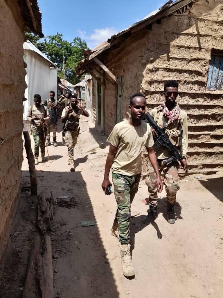 , الجيش يعلن إحباط تفجيرات واعتقال 3 إرهابيين من حركة الشباب جنوب الصومال