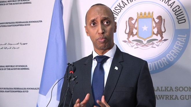 , الصومال.. المدقق العام يوقف عقدا منحته وزارة التجارة لشركة ضمان جودة بضائع ميناء مقديشو