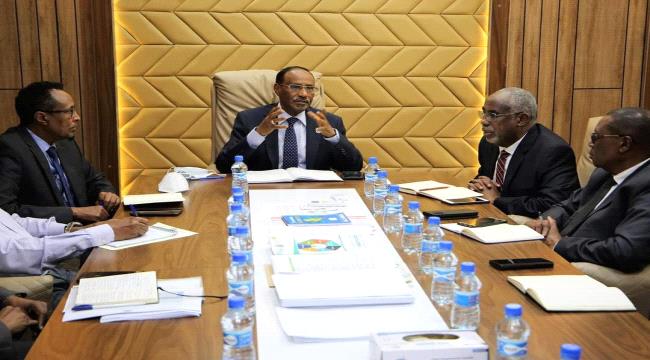 , وزير المالية يتحدث عن خطة إعفاء الديون الخارجية المتراكمة على الصومال