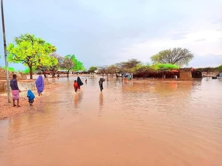 , بعد أن اجتاح الجفاف البلاد.. هطول أمطار الربيع على عدد من مناطق الصومال