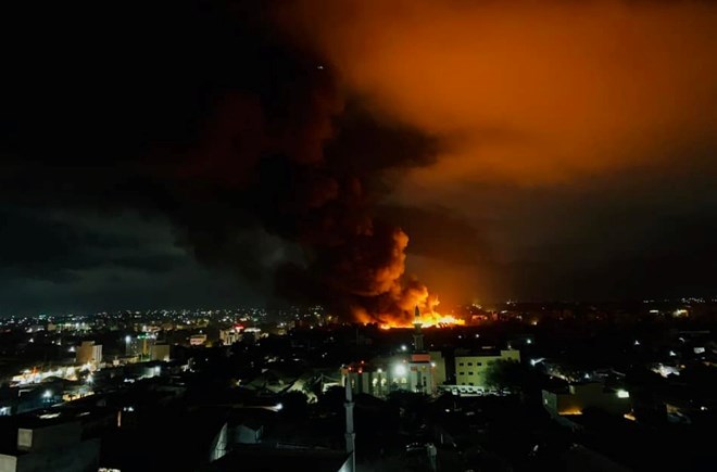 , حريق هائل يلتهم سوقا في هرجيسا