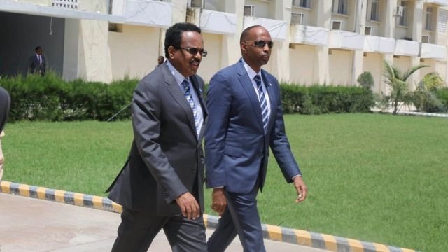 , الصوماليون يعلنون 15 مايو موعدا لولادة الأمة برفض المتورطين بالفساد والعمالة والمتهمين بتسليم الصومال للوصاية القطرية ويطالبون فرماجو وخيري بالانسحاب فورا
