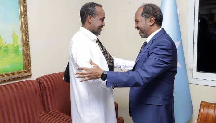, روبلي بطل انتخابات الصومال &#8220;المتوج&#8221; بفوز شيخ محمود رئيسا