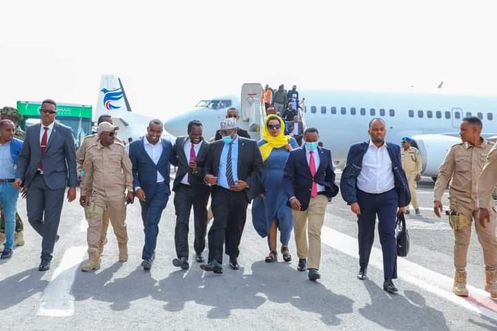 , رئيس البرلمان الصومالي يعود إلى مقديشو