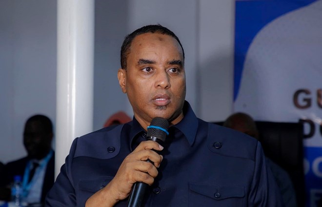 , المخابرات الصومالية تجرد مديرها السابق فهد ياسين من &#8220;حراسة غير قانونية&#8221;