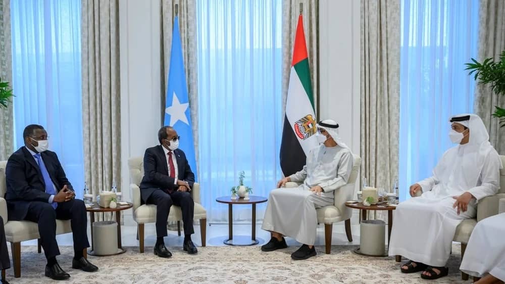 , رئيس الإمارات الشيخ محمد بن زايد يستقبل الرئيس حسن شيخ ويؤكد دعمه لكل ما يحقق السلام والاستقرار لشعب الصومال (صور +فيديو)