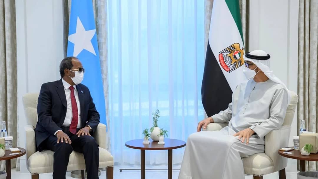 , رئيس الإمارات الشيخ محمد بن زايد يستقبل الرئيس حسن شيخ ويؤكد دعمه لكل ما يحقق السلام والاستقرار لشعب الصومال (صور +فيديو)