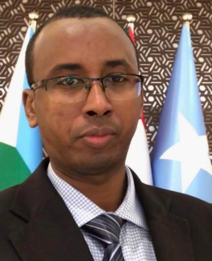, الرئيس الصومالي يعيد لنائب المخابرات السابق رتبته وحقوقه العسكرية التي جردها منه نظام فرماجو