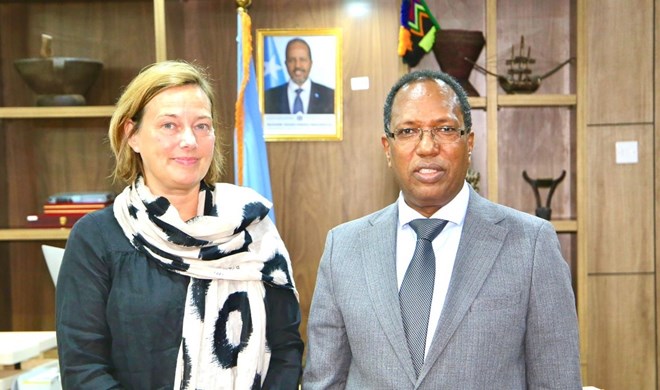 , وزير المالية يبحث مع مديرة البنك الدولي ولجنة الحوكمة إصلاح النظام المالي في الصومال