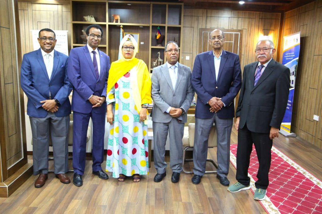 , الصومال.. وزير المالية يلتقي مجلس الإقتصاد الوطني