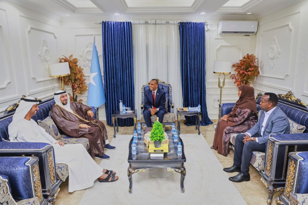 , الصومال.. رئيس الوزراء يقيم مأدبة عشاء لوداع سفير الإمارات لدى مقديشو