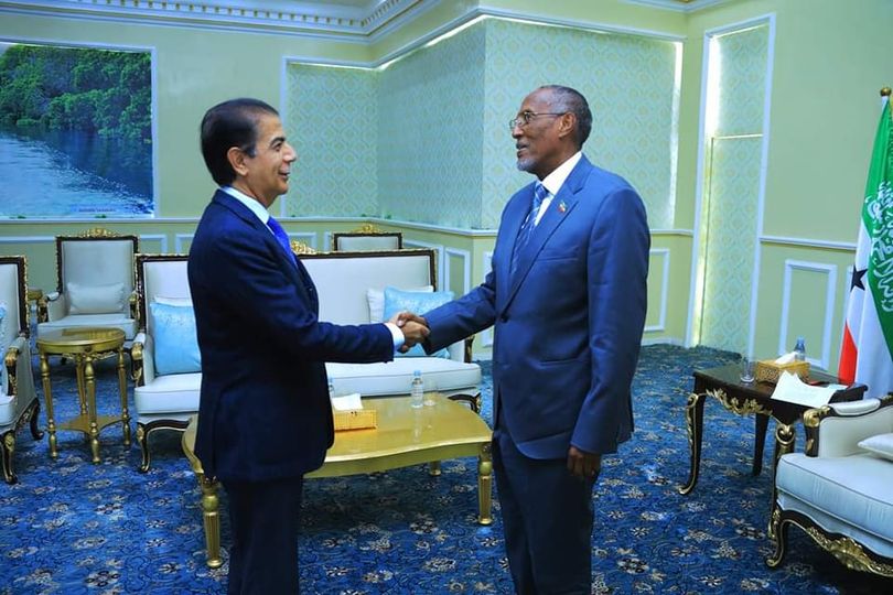 , الرئيس بيحي يبحث مع قيادة موانىء دبي المشاريع الاستثمارية في أرض الصومال