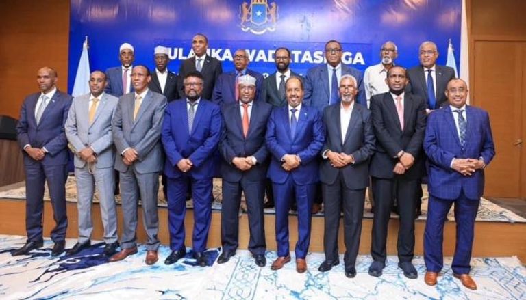 , قادة الصومال يتوحدون خلف الرئيس ويتفقون على خارطة طريق لعملية الانتقال السياسي والأمني