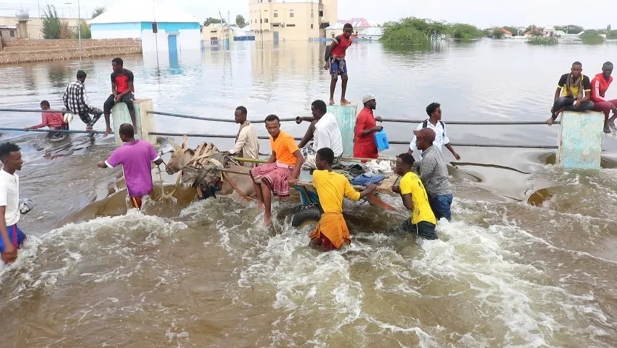 , ضحايا الفيضانات تتصاعد في الصومال وخبراء يصفونها بالأسوأ منذ عقود
