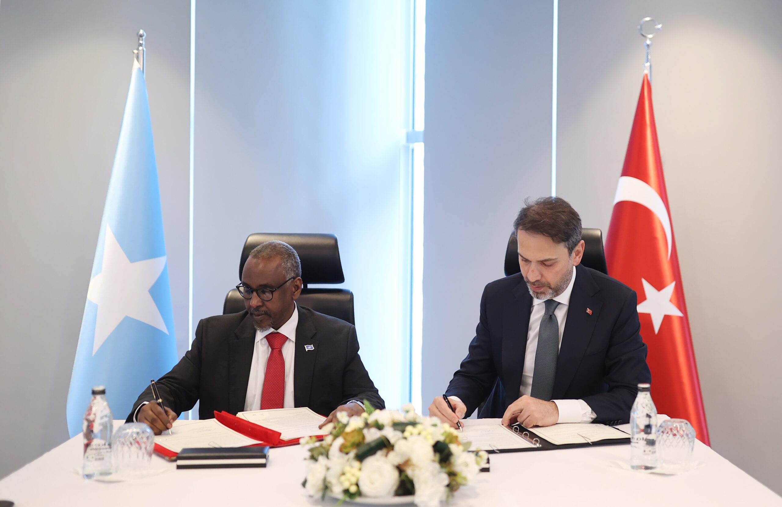 , تركيا توقع اتفاق تعاون مع الصومال في مجال الطاقة وإنتاج النفط